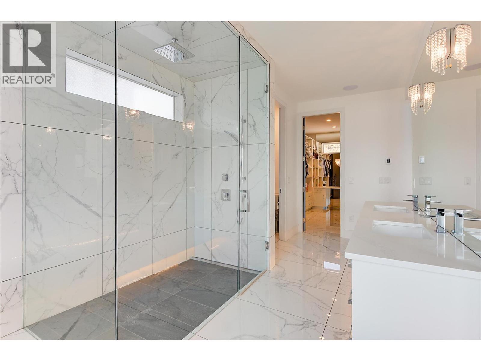 3961 Beachview Drive E, West Kelowna