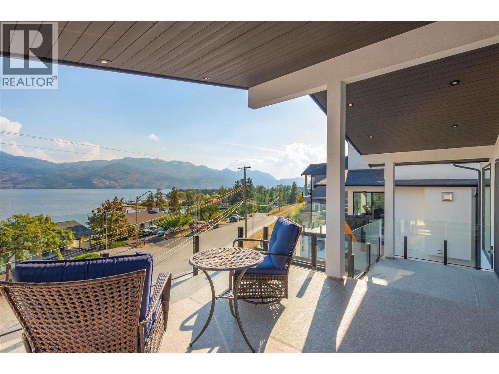 3961 Beachview Drive E, West Kelowna