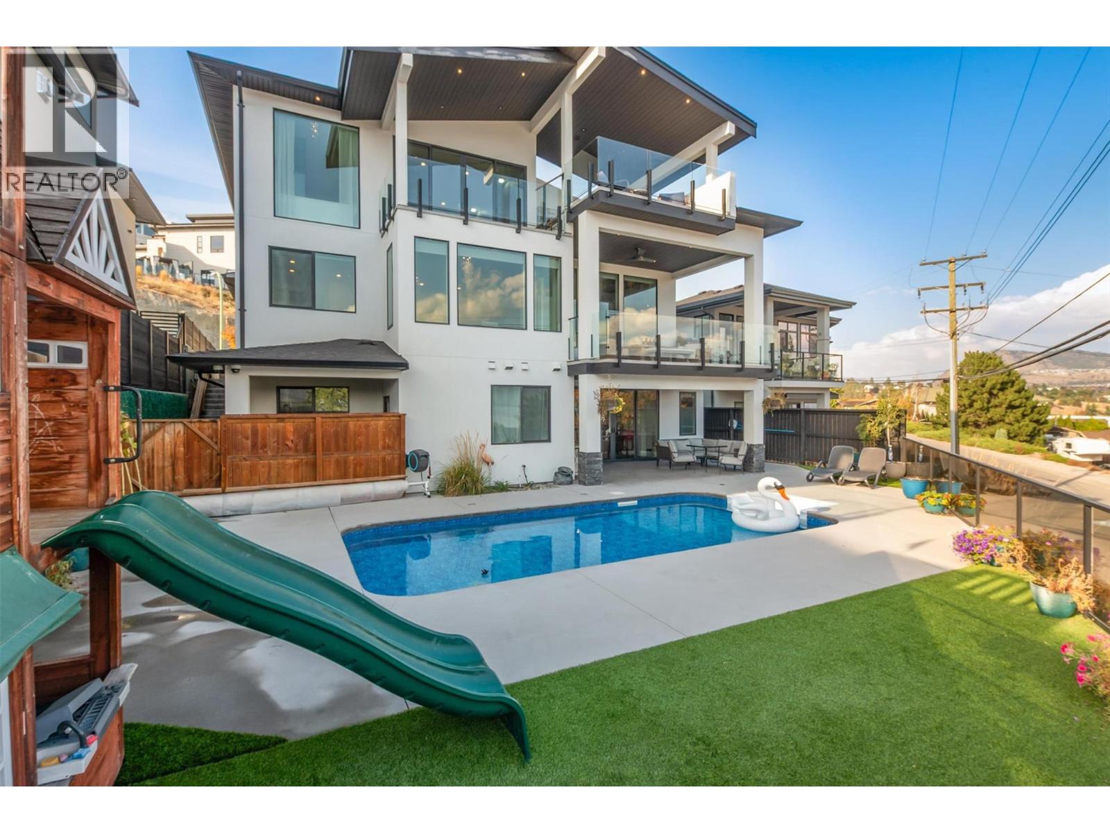 3961 Beachview Drive E, West Kelowna