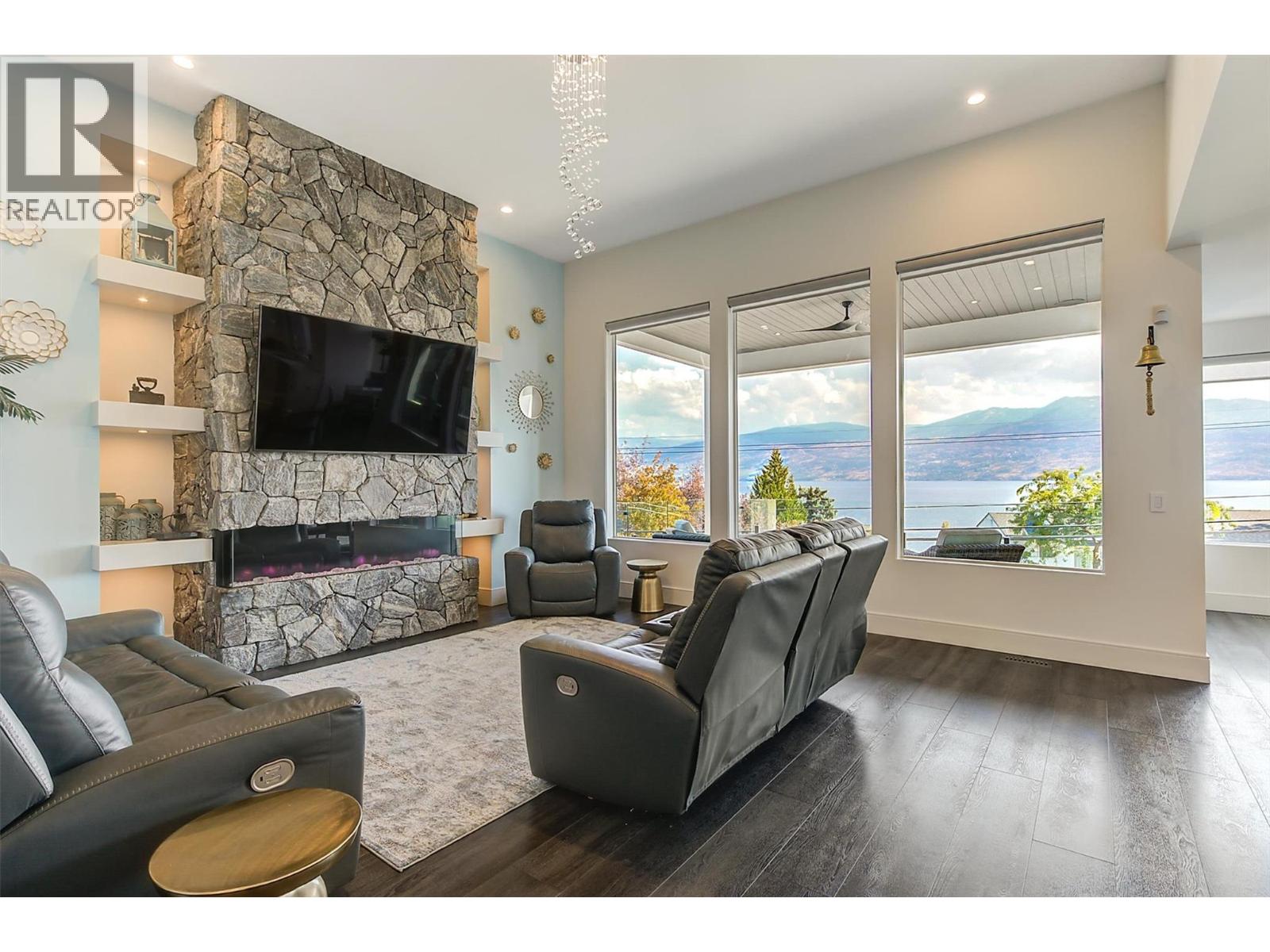 3961 Beachview Drive E, West Kelowna