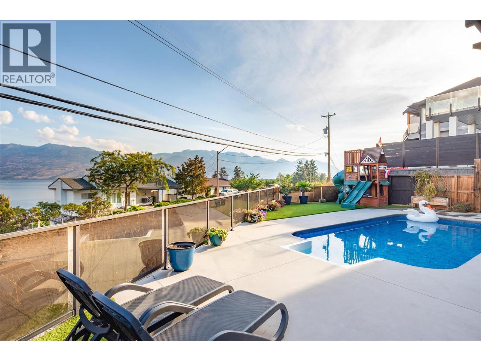 3961 Beachview Drive E, West Kelowna
