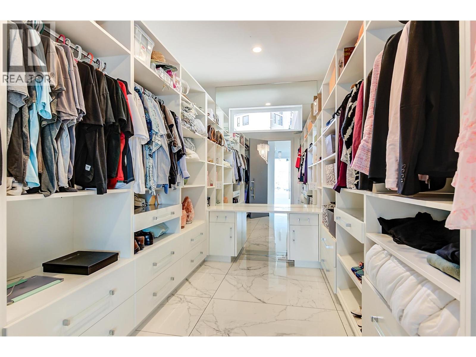 3961 Beachview Drive E, West Kelowna