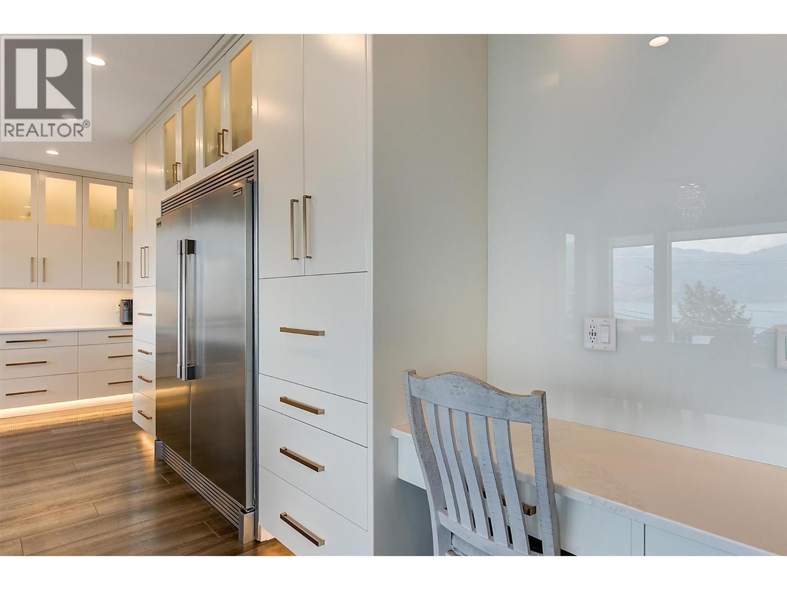 3961 Beachview Drive E, West Kelowna