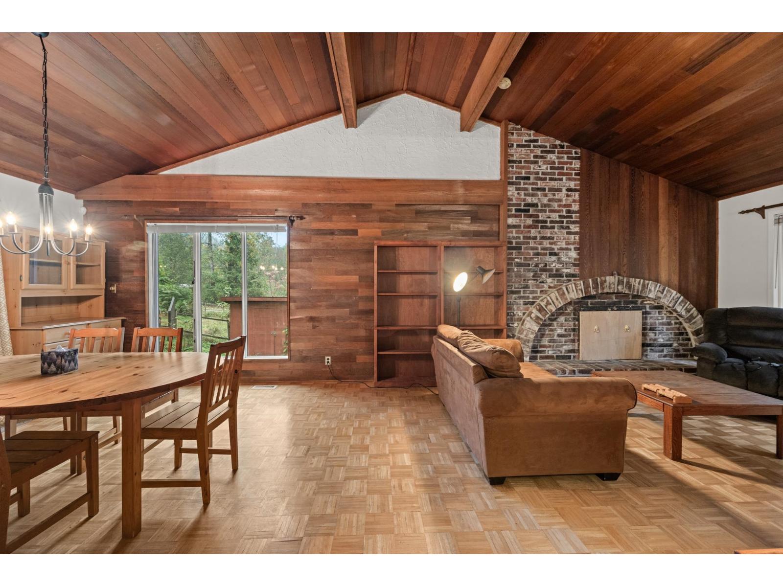 33213 RICHARDS AVENUE, Mission