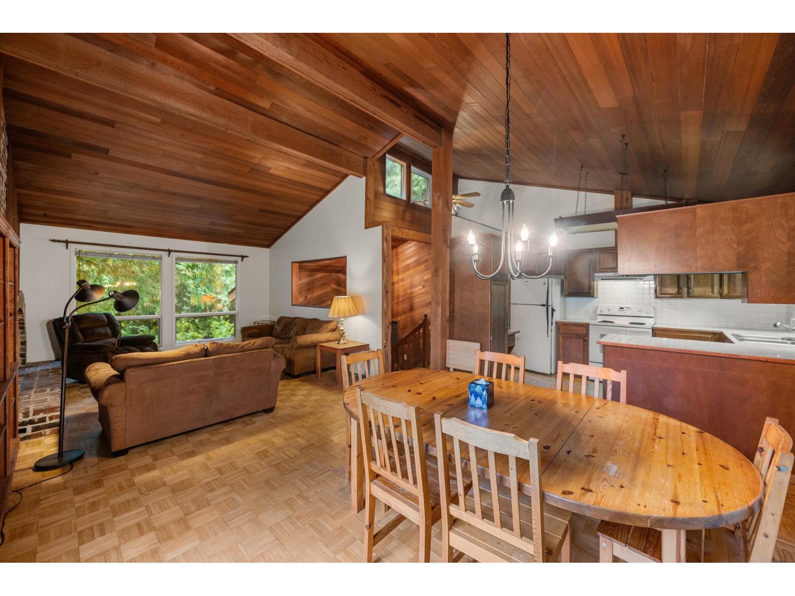 33213 RICHARDS AVENUE, Mission