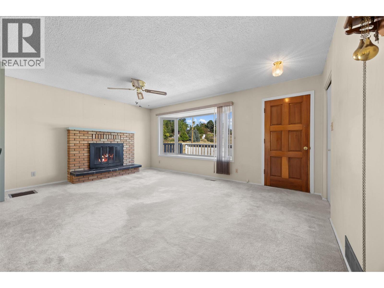  10212 Happy Valley Road, Summerland