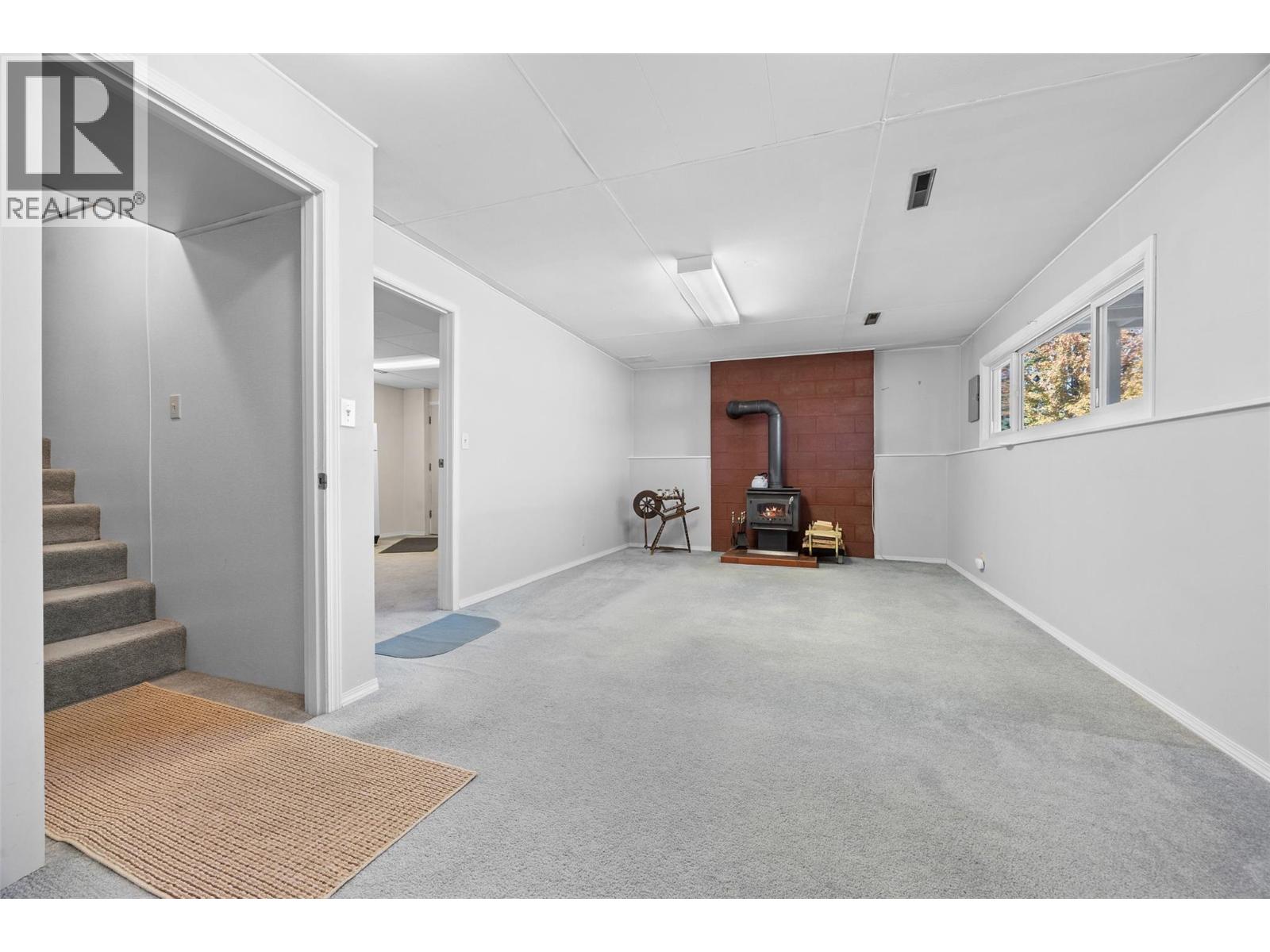  10212 Happy Valley Road, Summerland