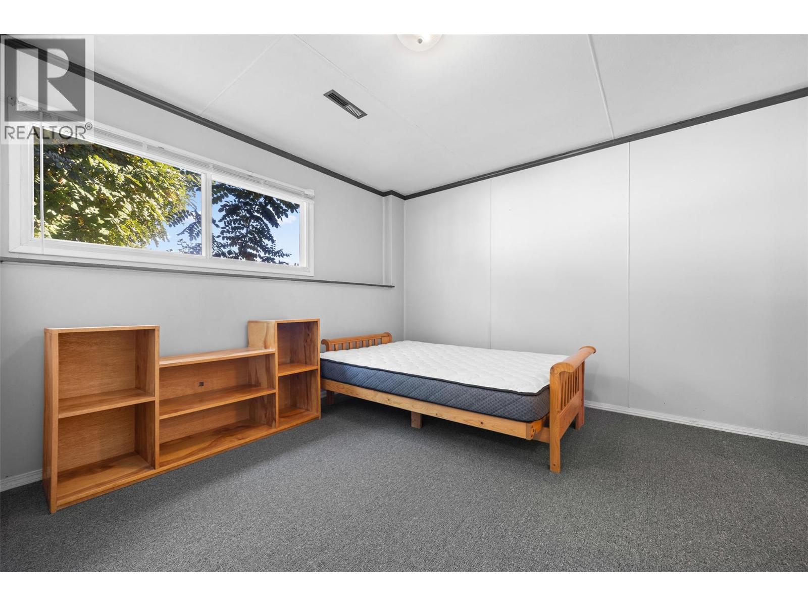  10212 Happy Valley Road, Summerland