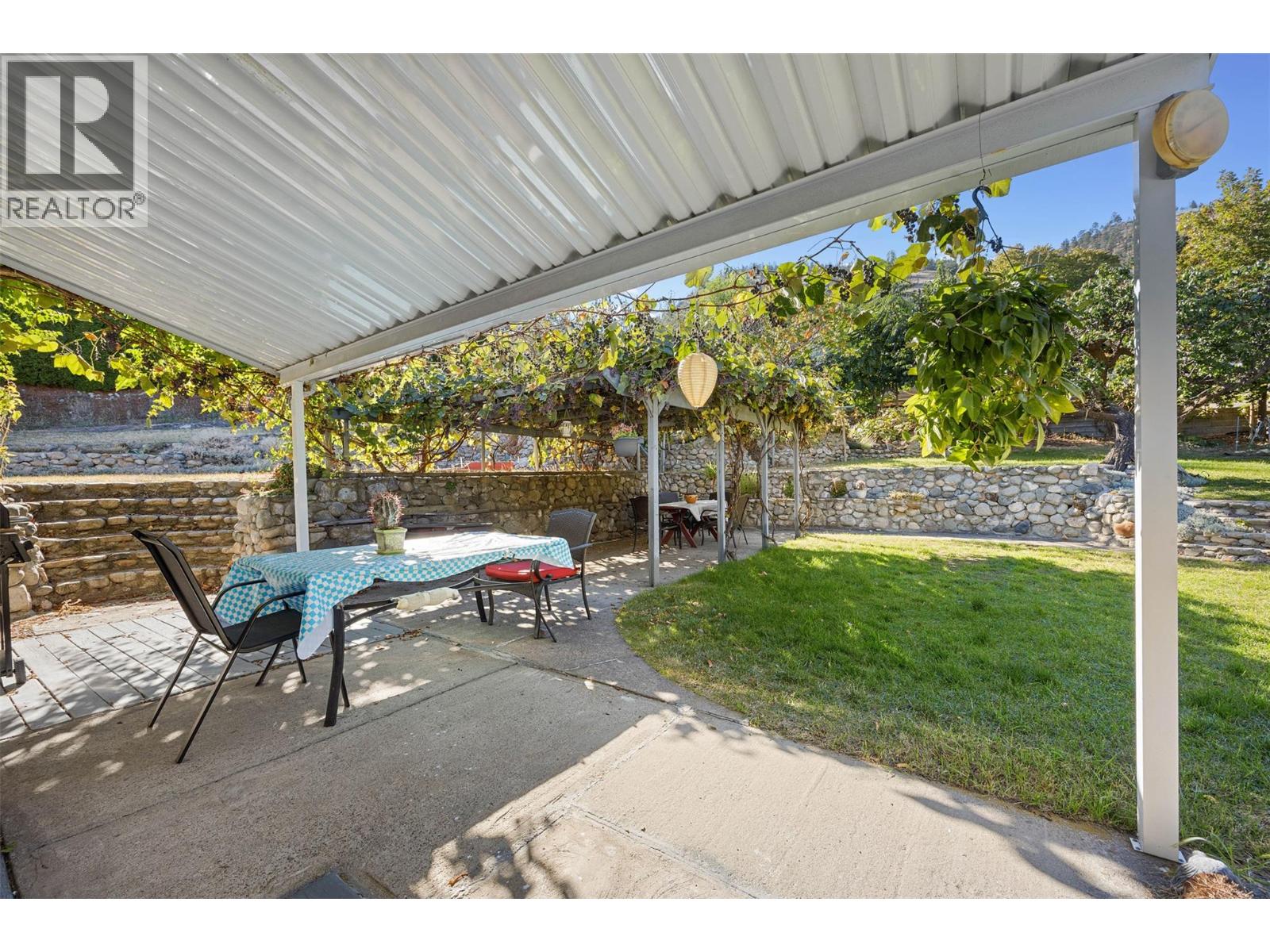  10212 Happy Valley Road, Summerland