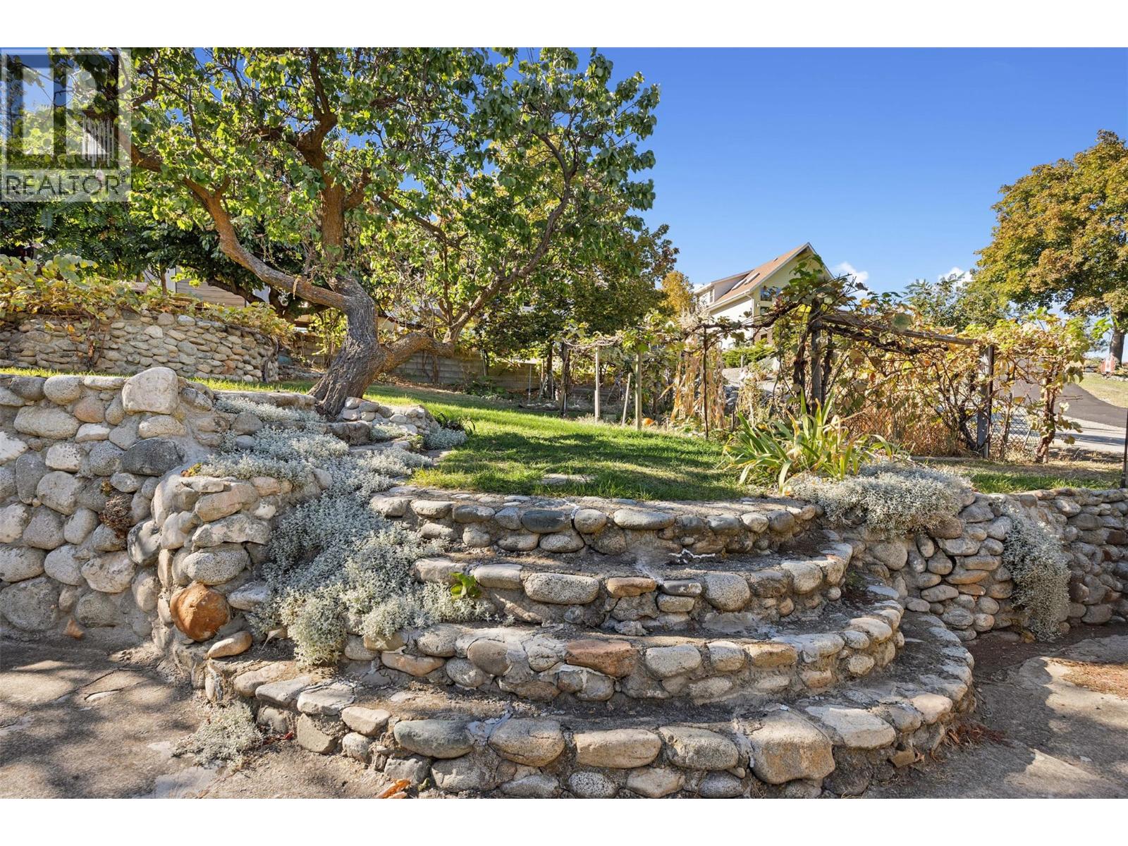  10212 Happy Valley Road, Summerland