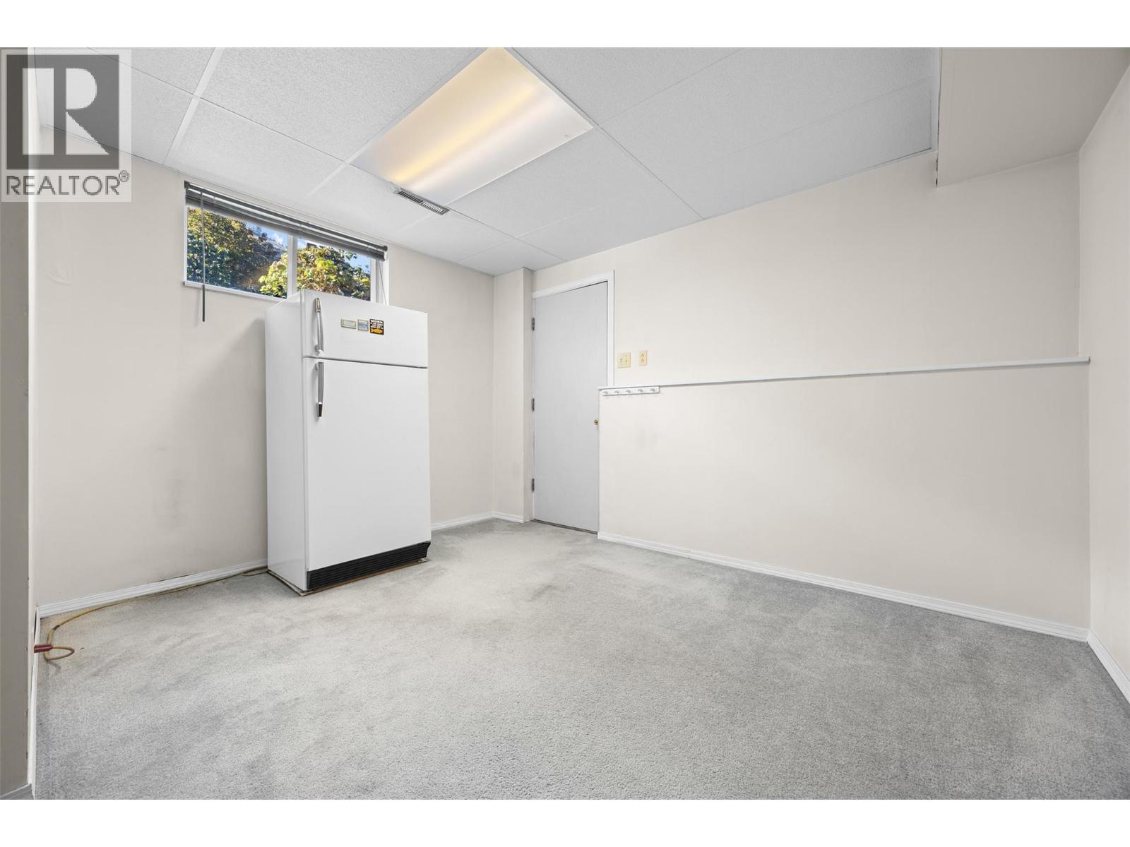  10212 Happy Valley Road, Summerland