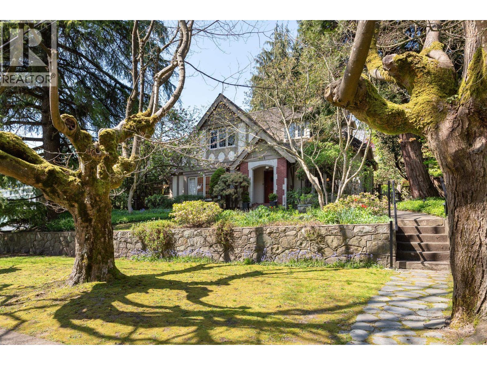 505 QUEENS AVENUE, New Westminster