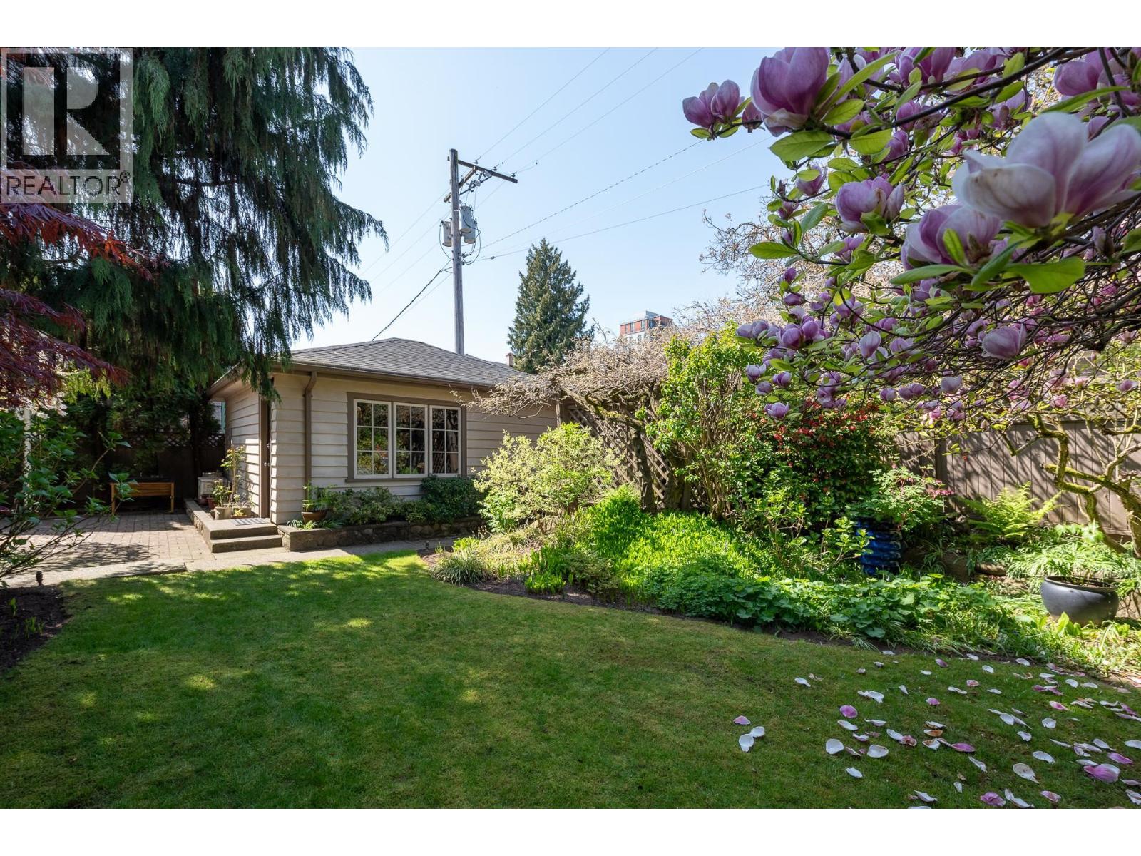 505 QUEENS AVENUE, New Westminster