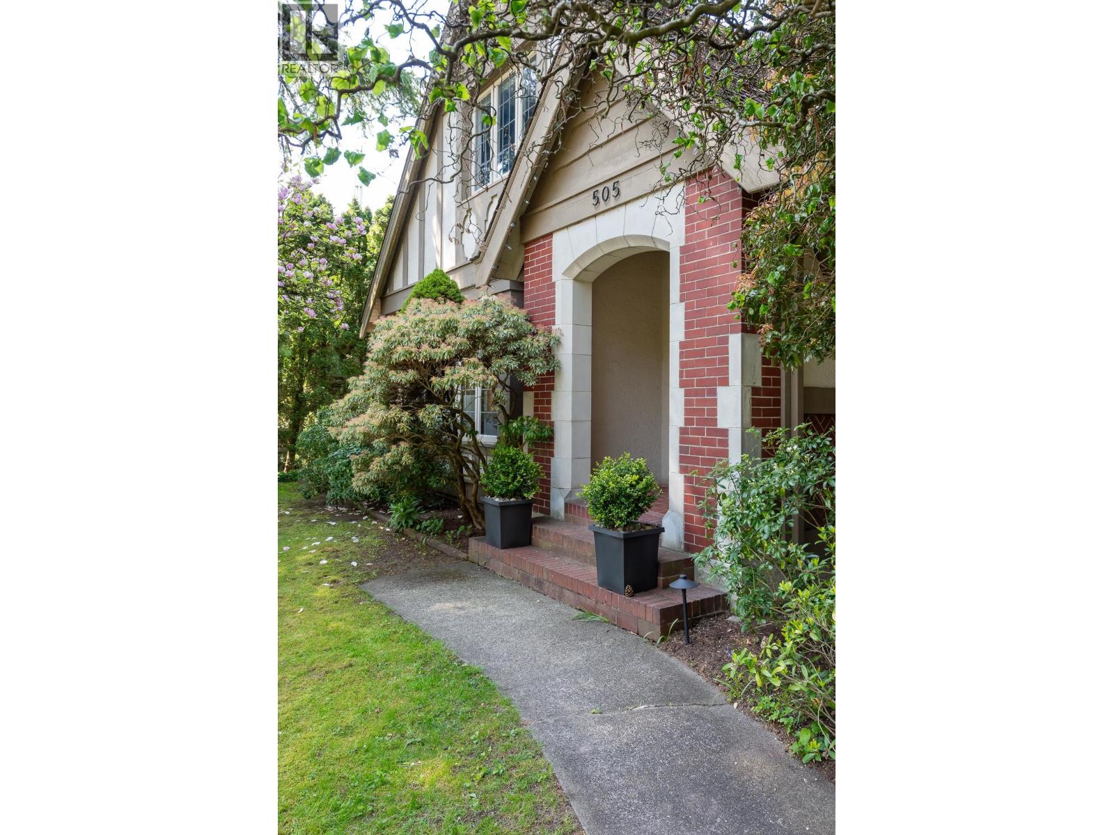 505 QUEENS AVENUE, New Westminster