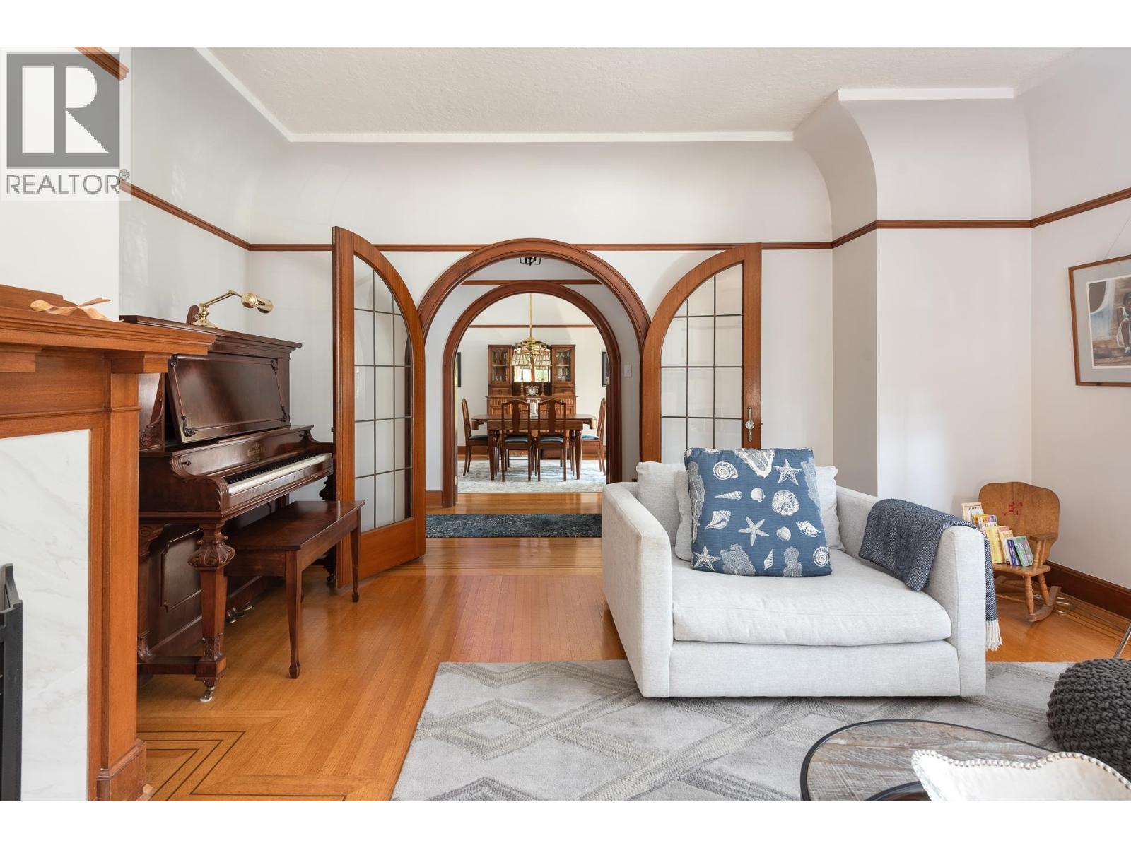 505 QUEENS AVENUE, New Westminster