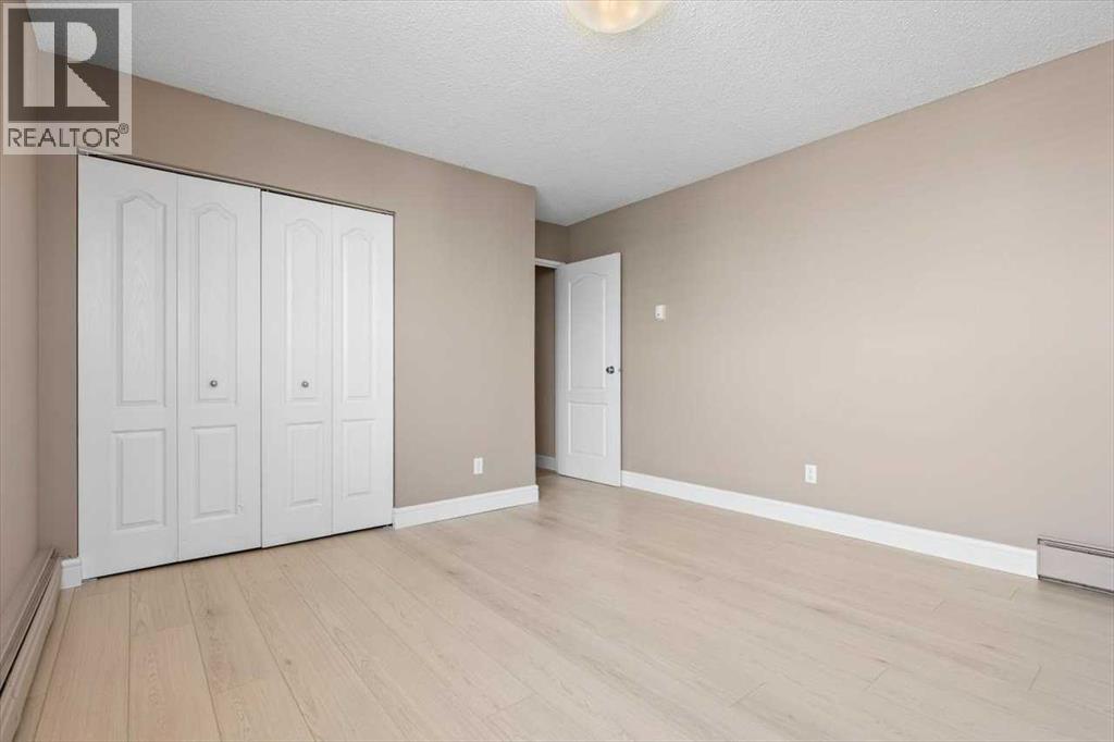 Single Family House Multi-level for Sale in    Avenue SW Beltline Calgary 