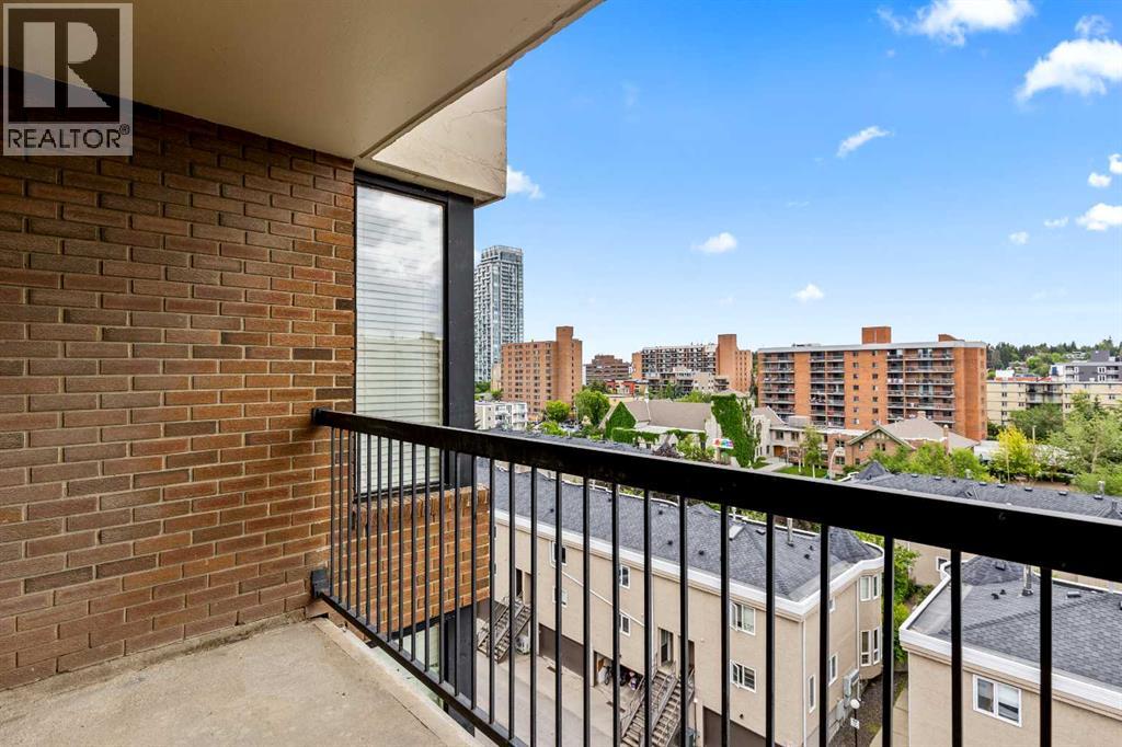 Single Family House Multi-level for Sale in    Avenue SW Beltline Calgary 