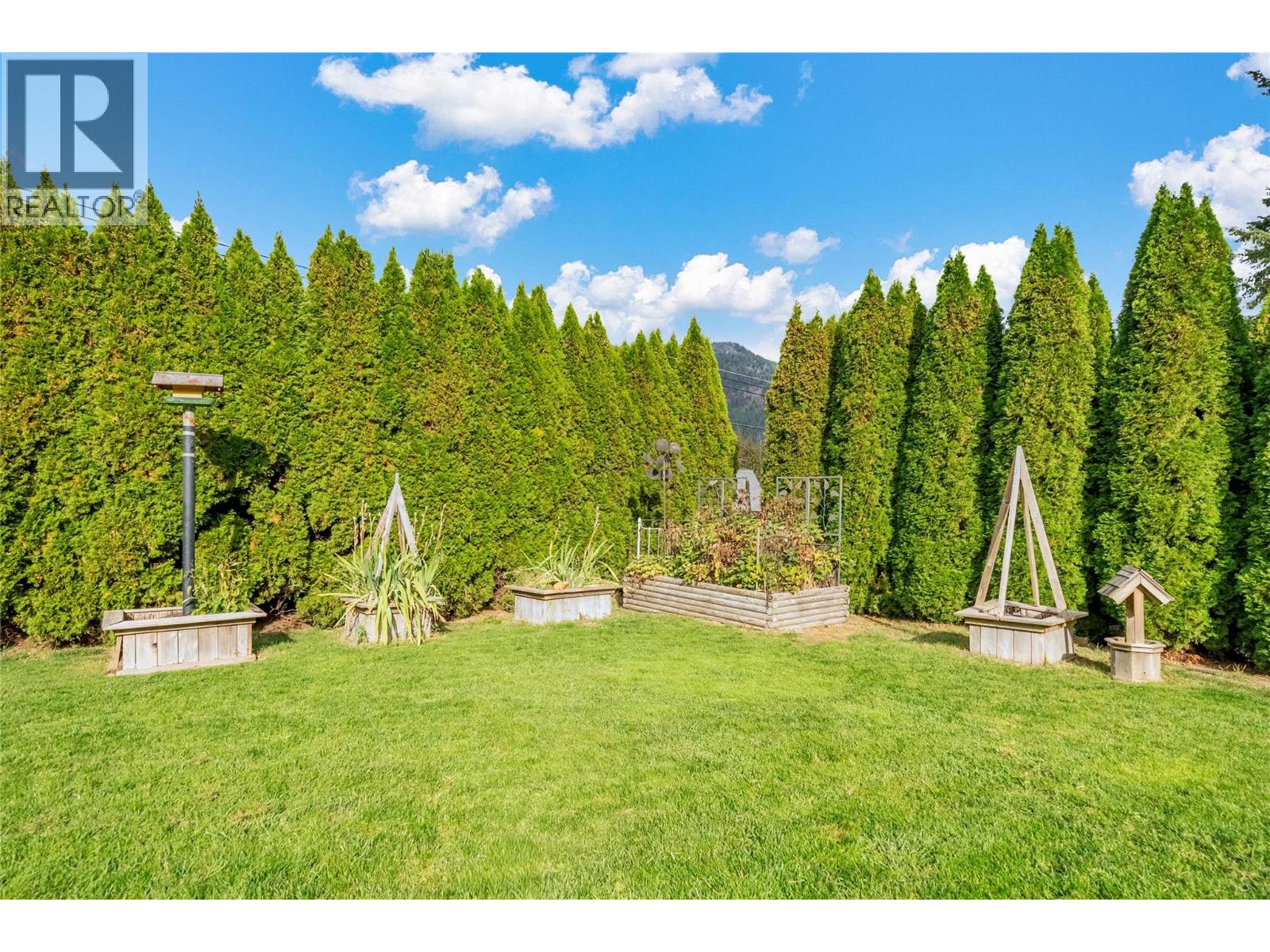 2462 Leisure Road - 11
