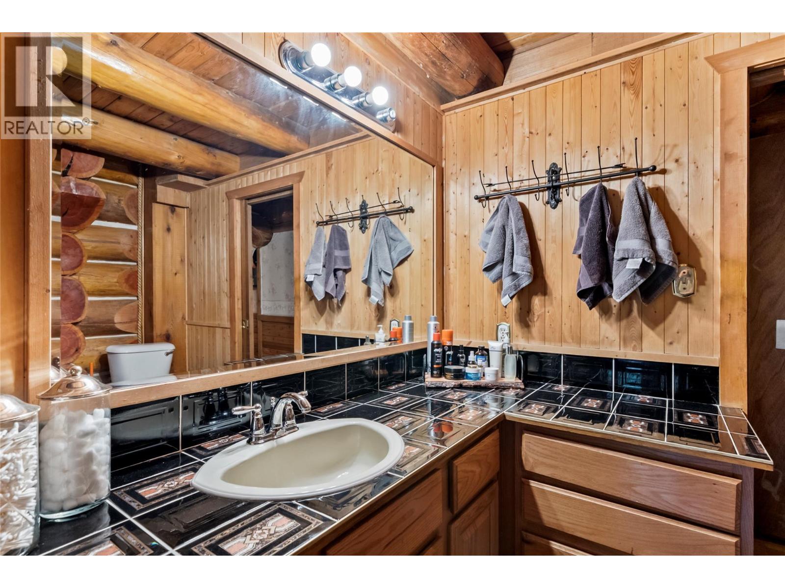 2462 Leisure Road, Blind Bay