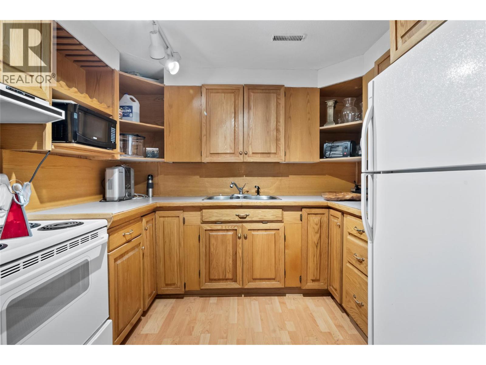 2462 Leisure Road - 70