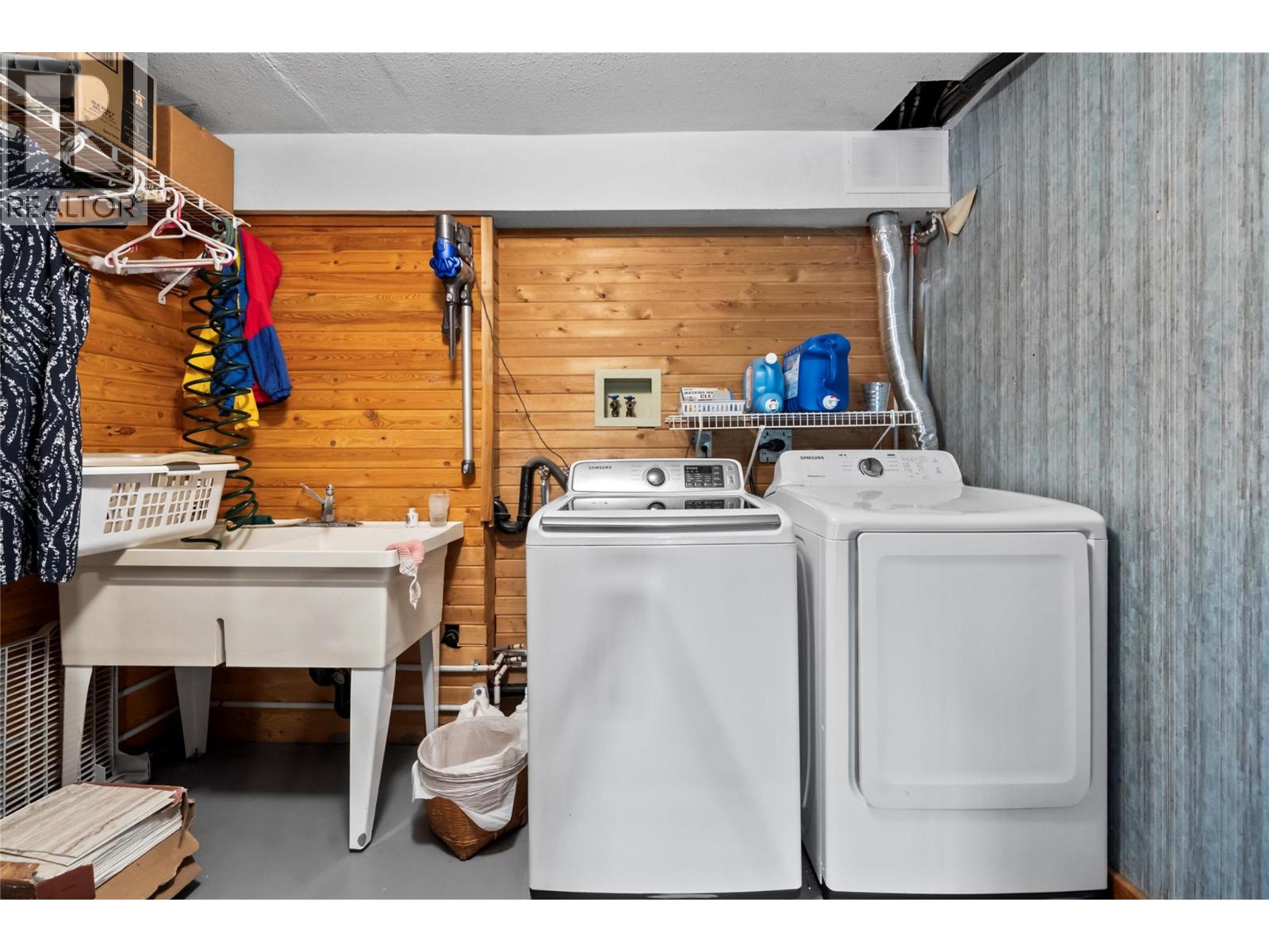 2462 Leisure Road, Blind Bay