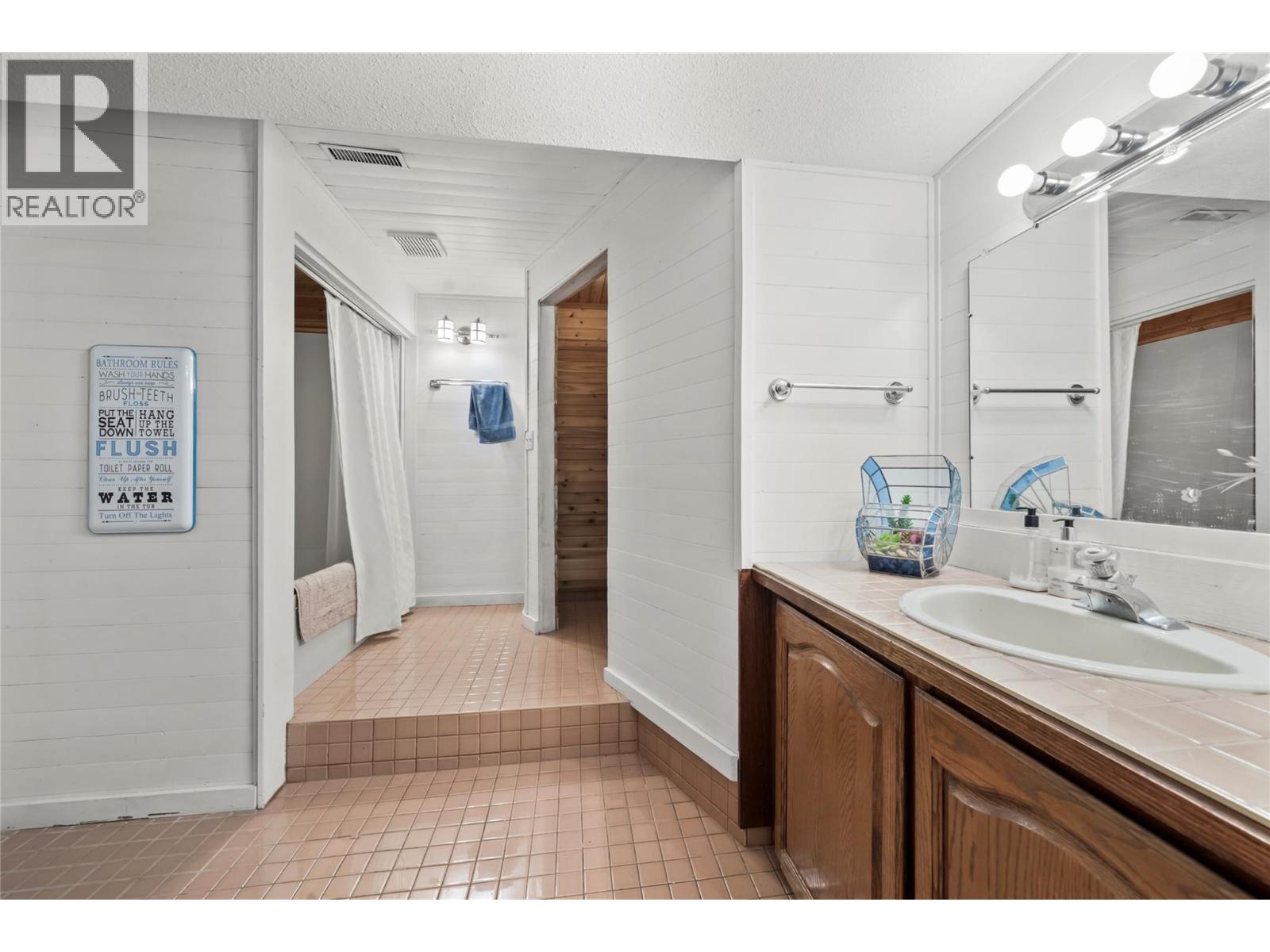 2462 Leisure Road, Blind Bay