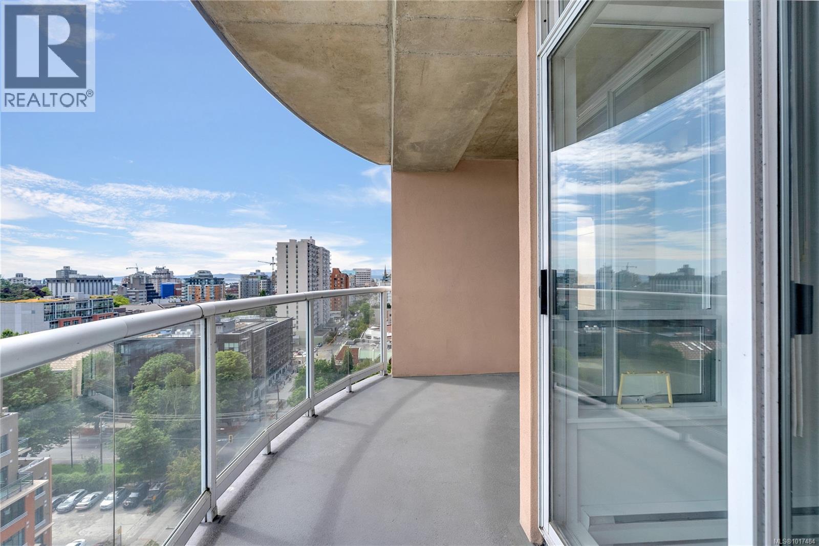 1301 1020 View Street, Victoria