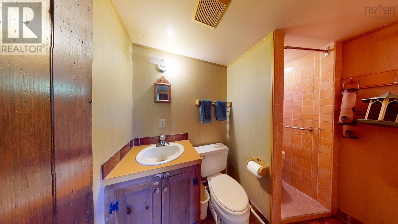 Property 14 of 47 of 654 Main Street