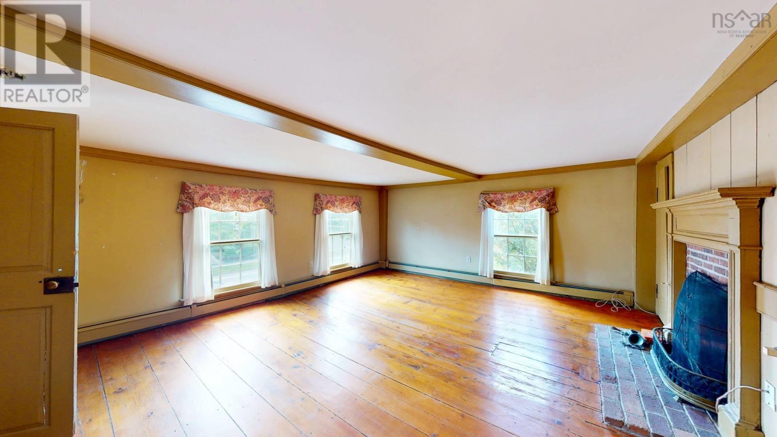 Property 32 of 47 of 654 Main Street