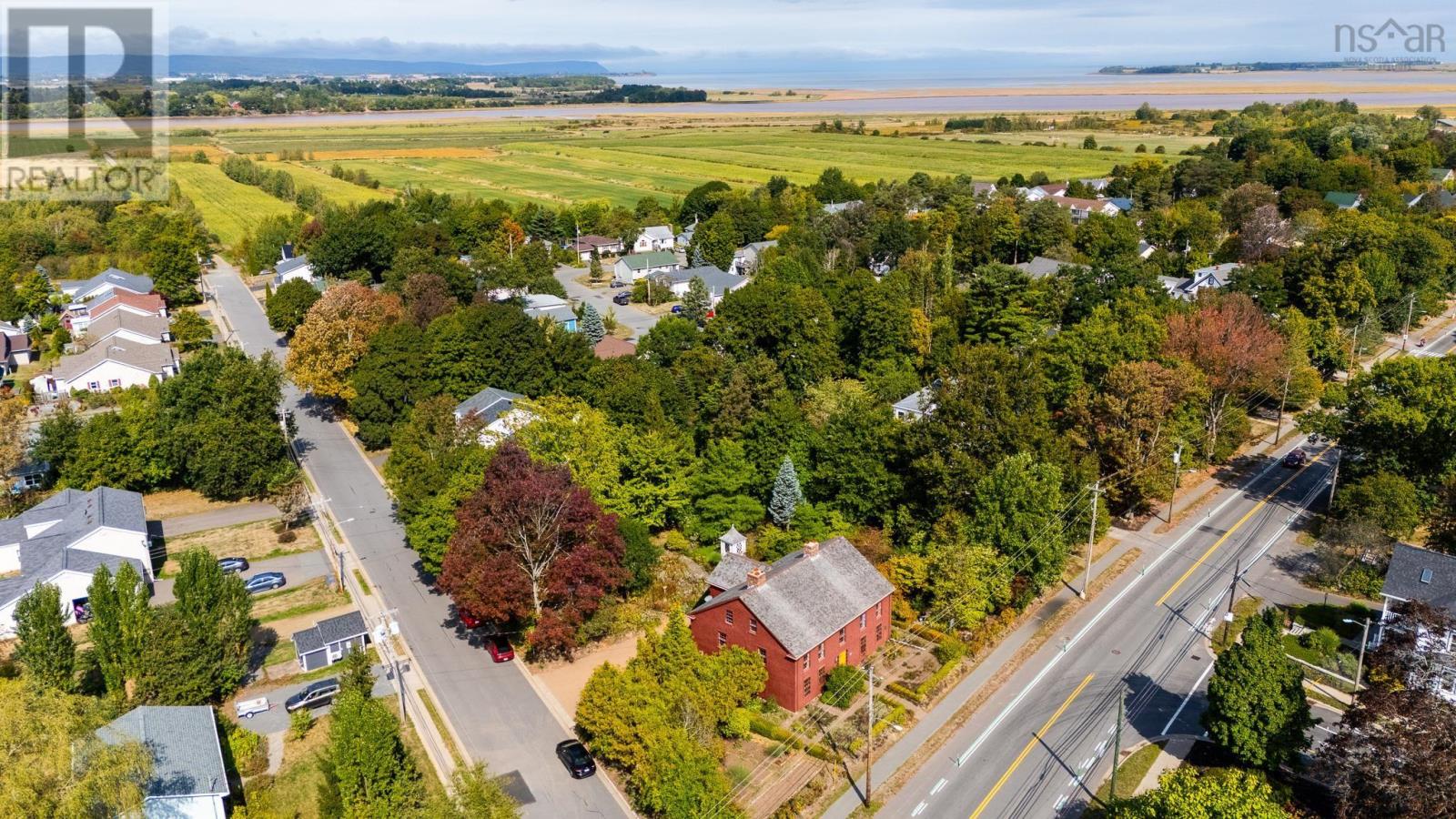 Property 45 of 47 of 654 Main Street