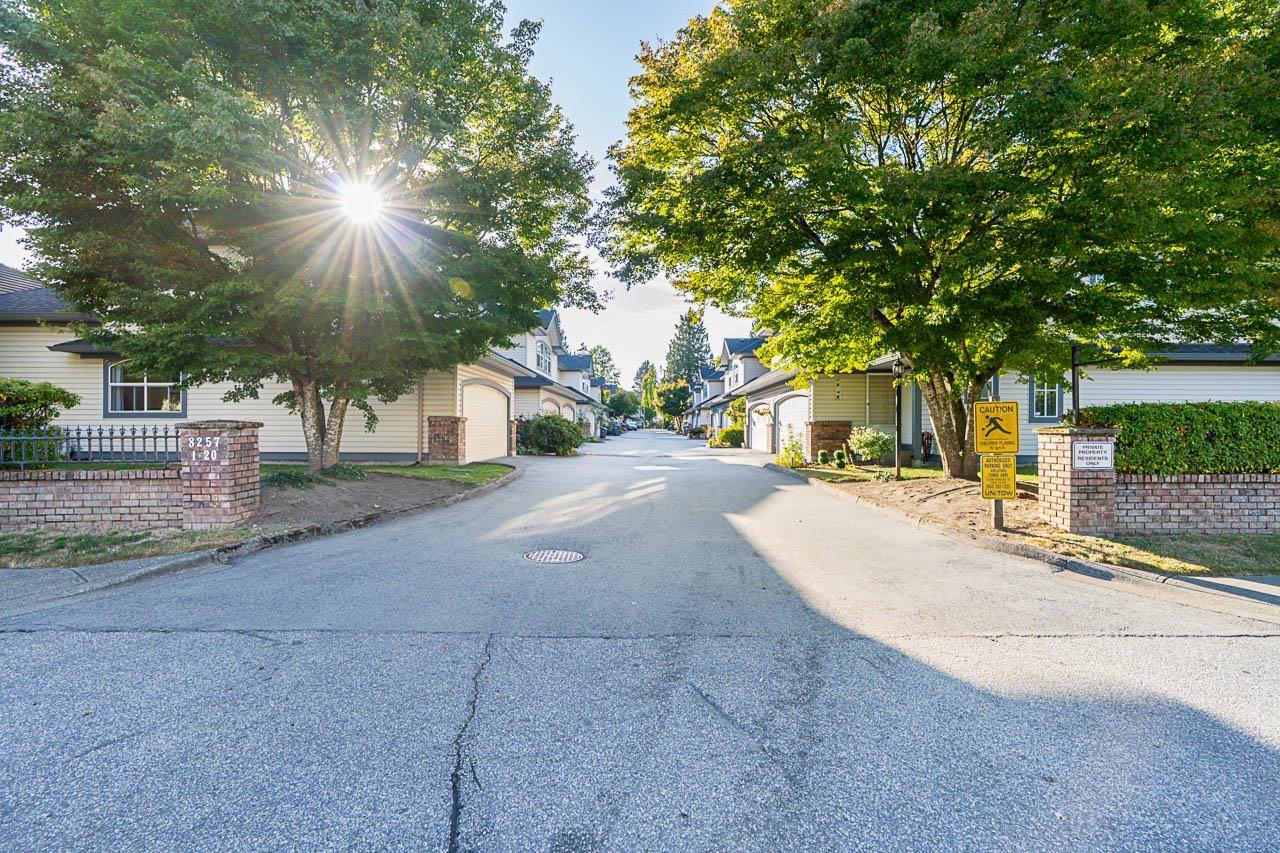 10 8257 121 A STREET