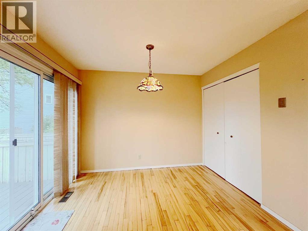 Single Family House for Sale in  Millrise Lane SW Millrise Calgary 