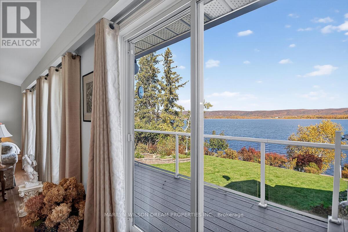 2998 BARLOW CRESCENT - 10