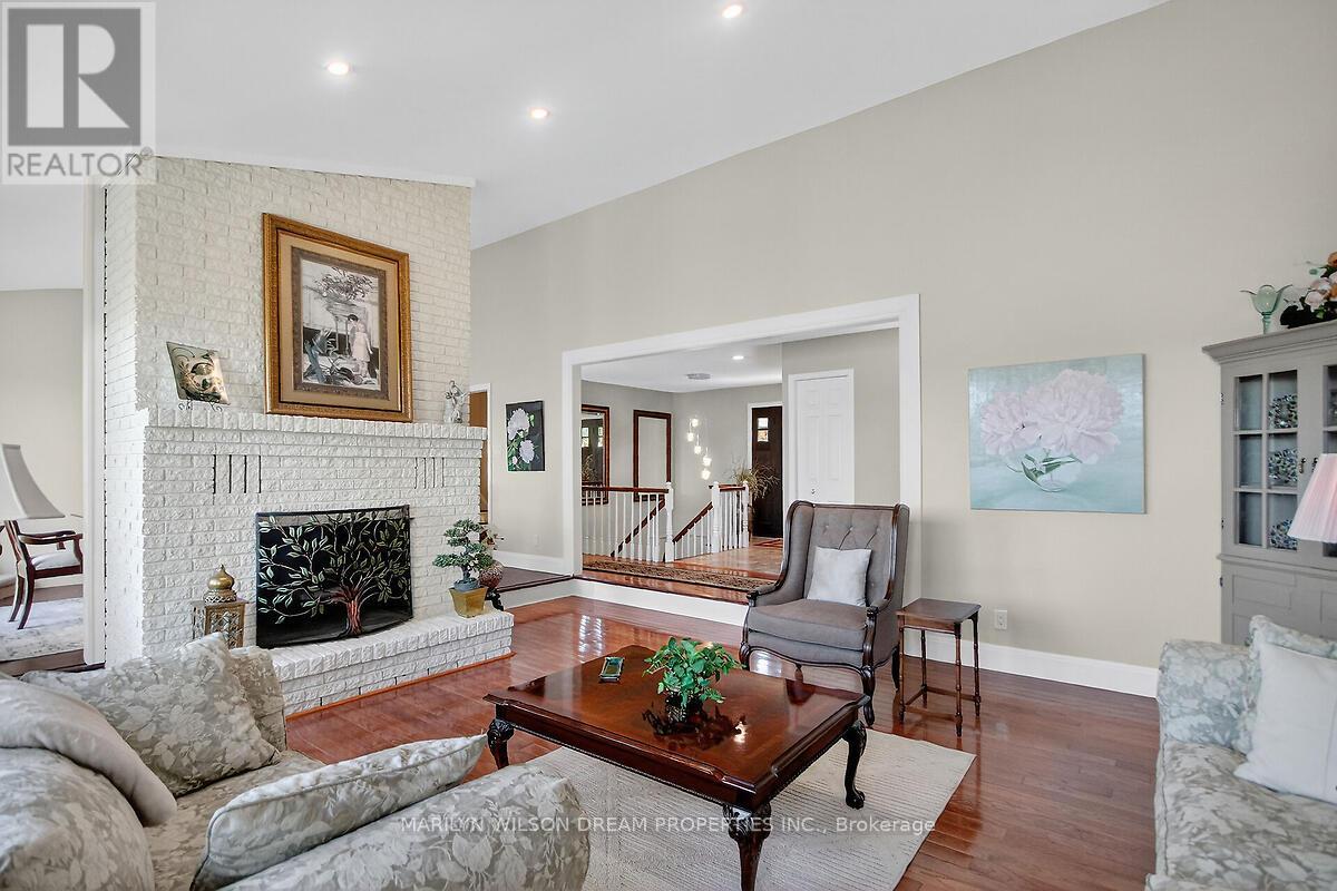 2998 BARLOW CRESCENT - 11
