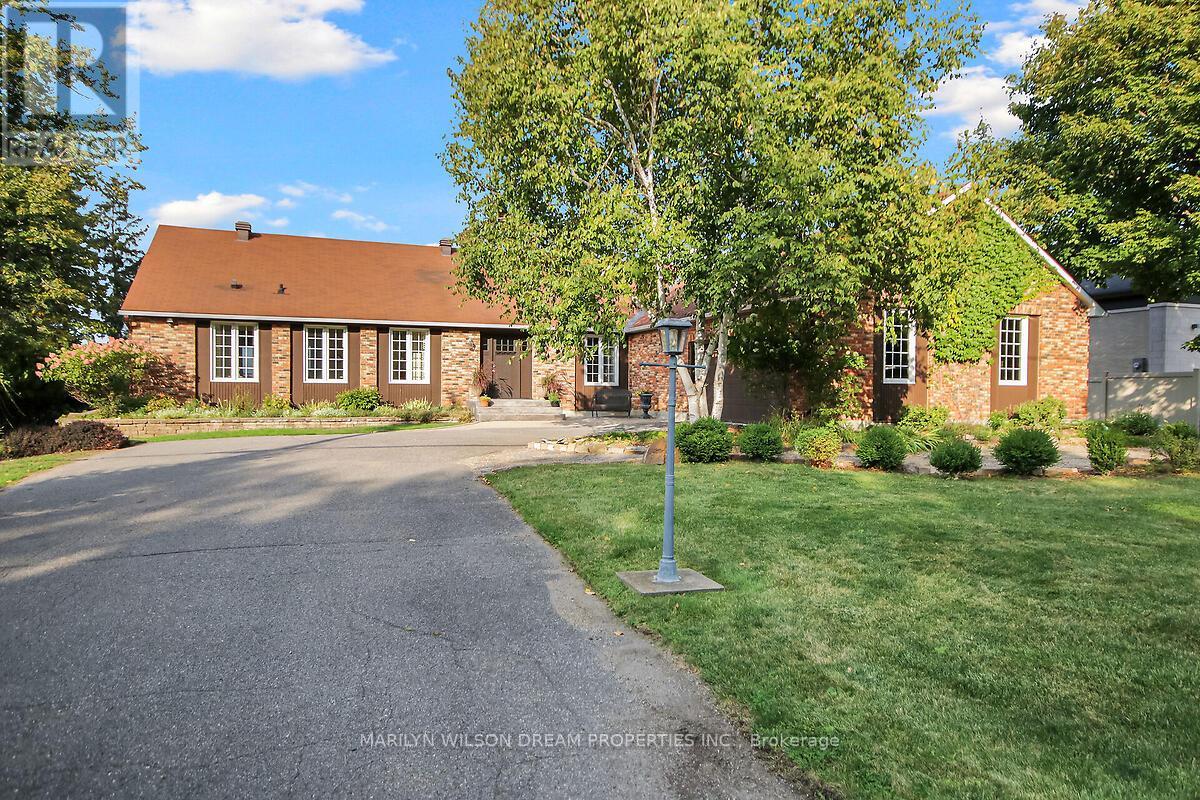 2998 BARLOW CRESCENT - 2