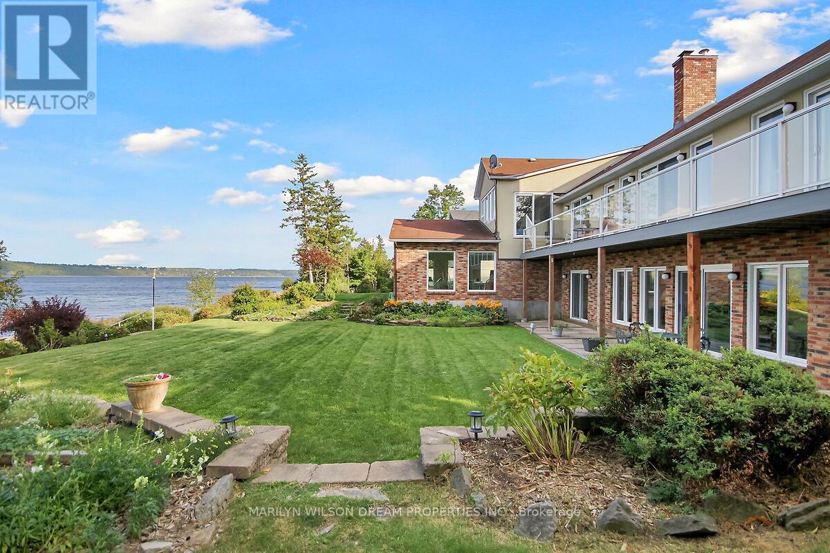 2998 BARLOW CRESCENT - 45