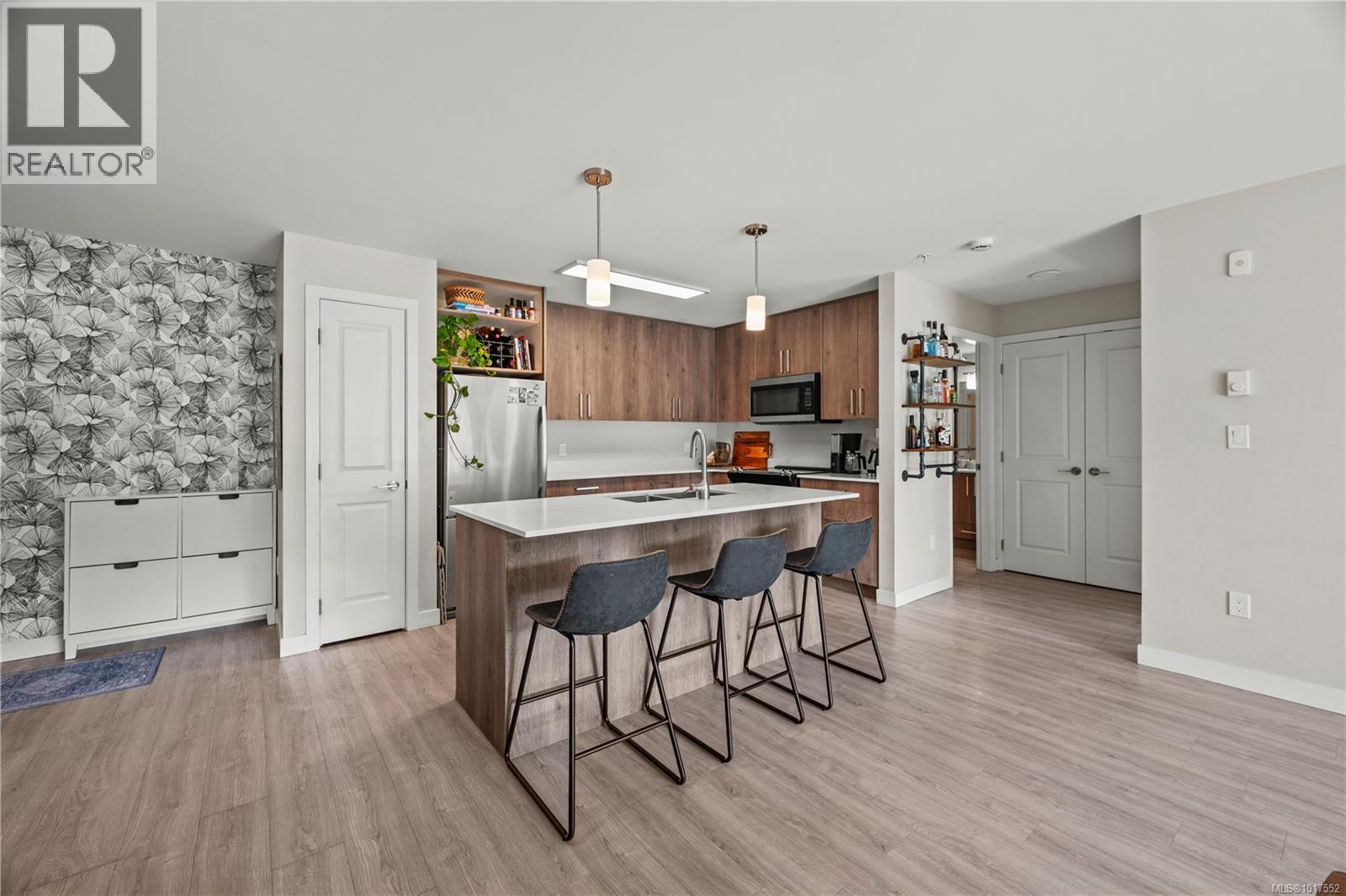 202 100 Presley Place, View Royal