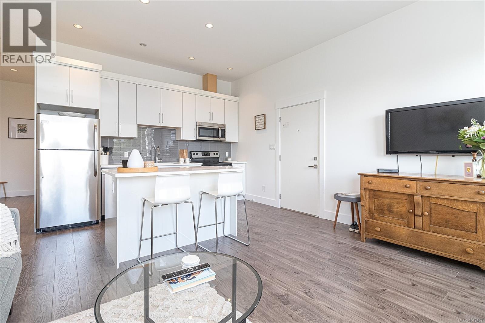  2267 Nicklaus Drive, Langford