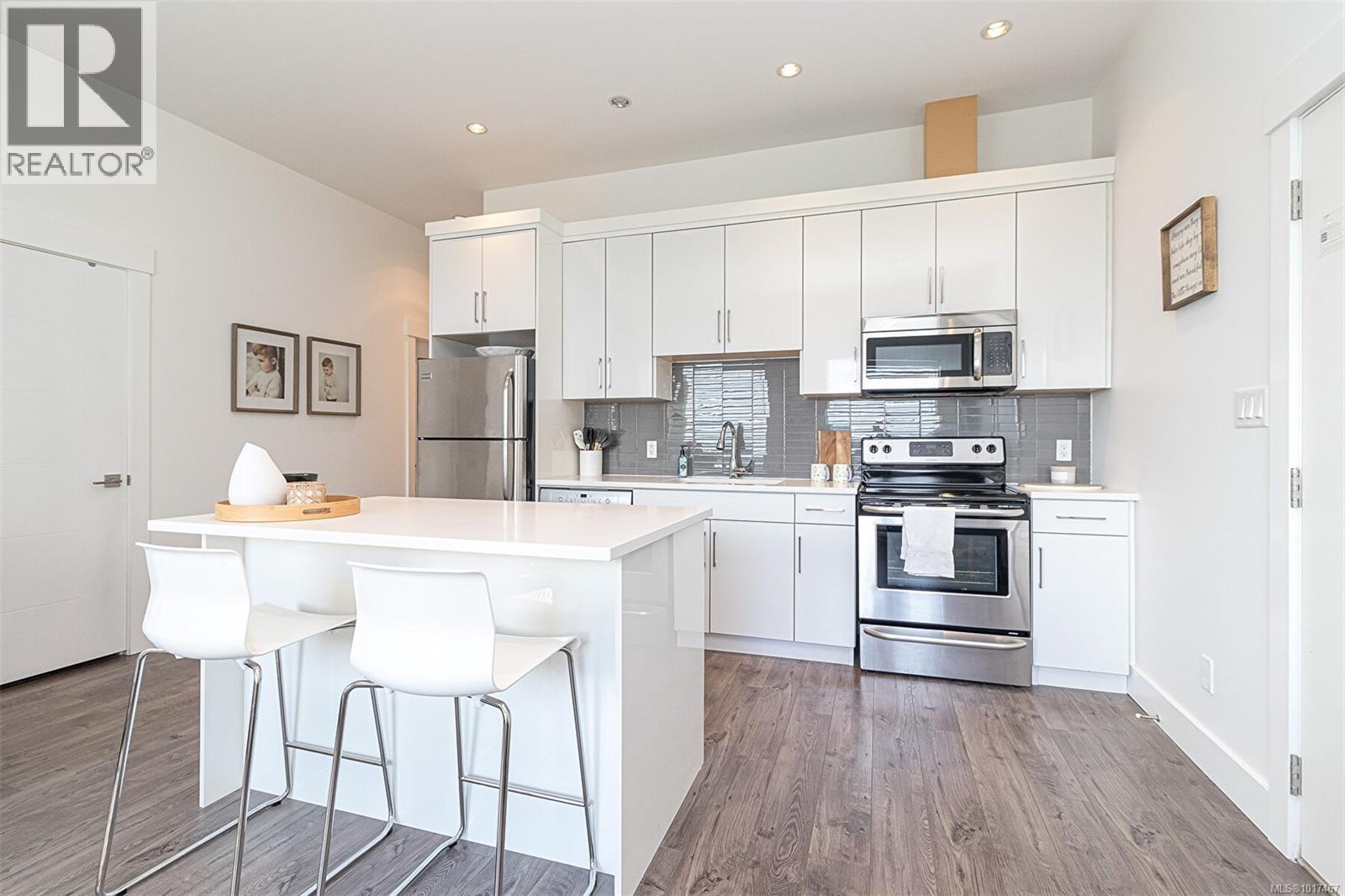  2267 Nicklaus Drive, Langford