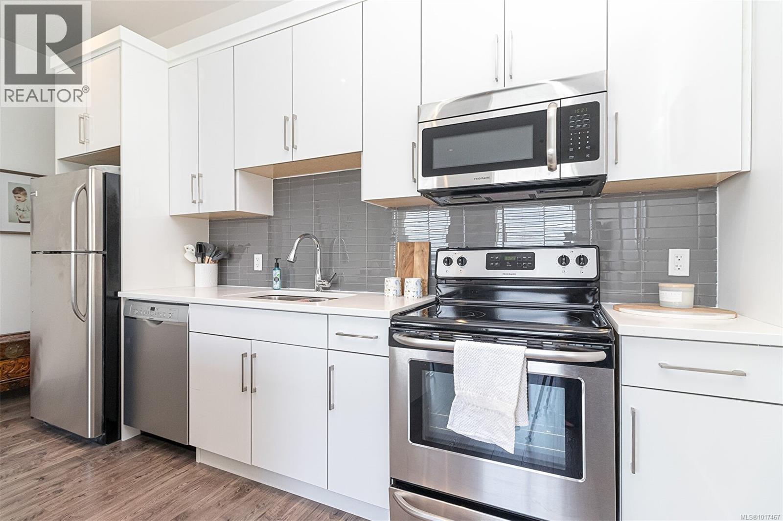  2267 Nicklaus Drive, Langford