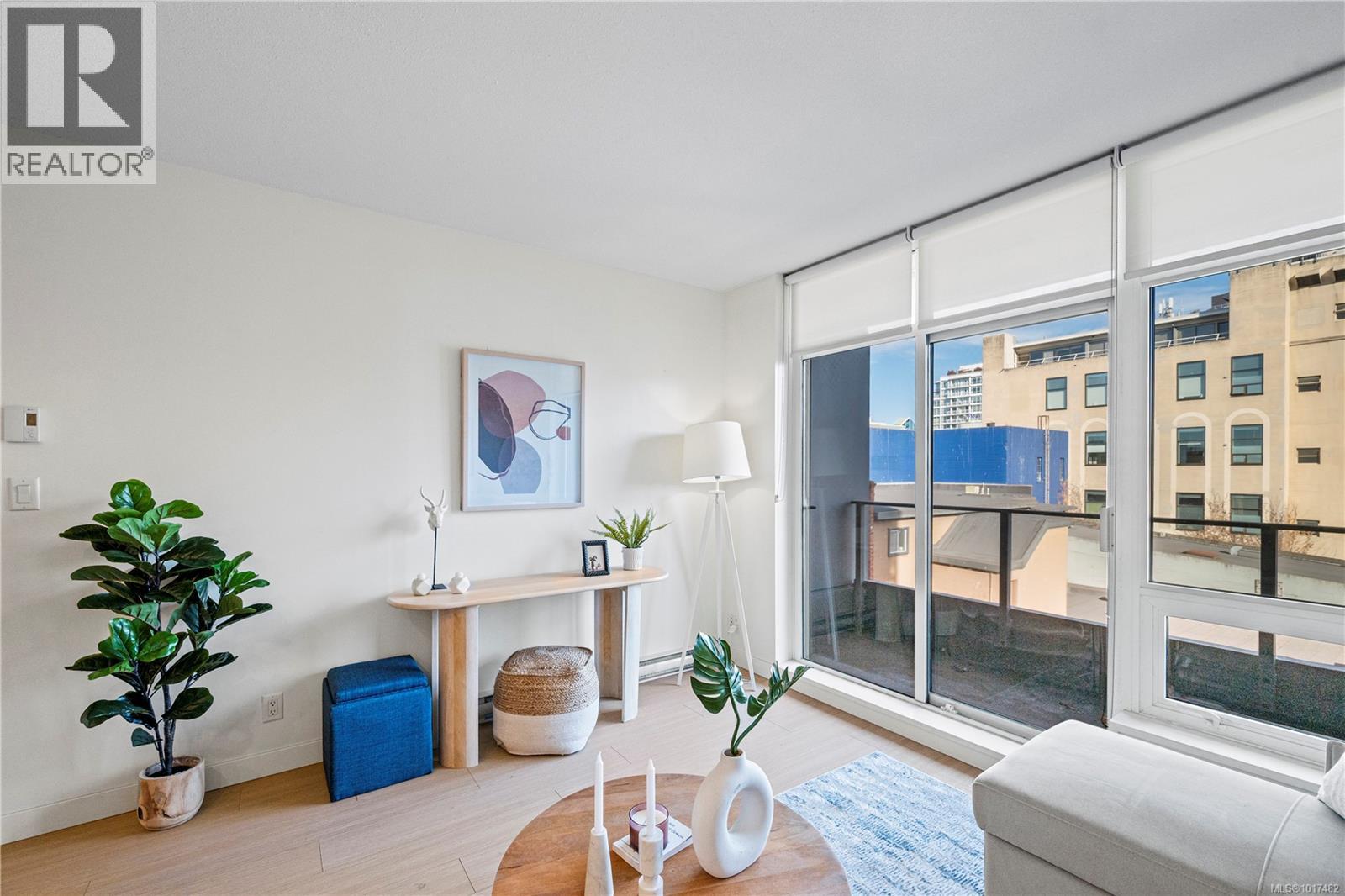 404 728 Yates Street, Victoria