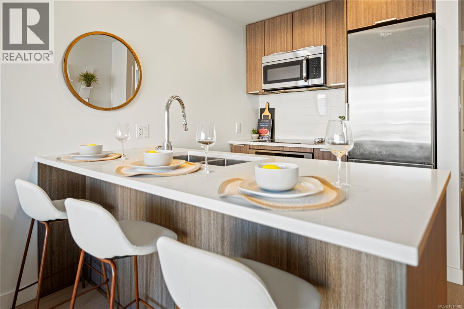 404 728 Yates Street, Victoria
