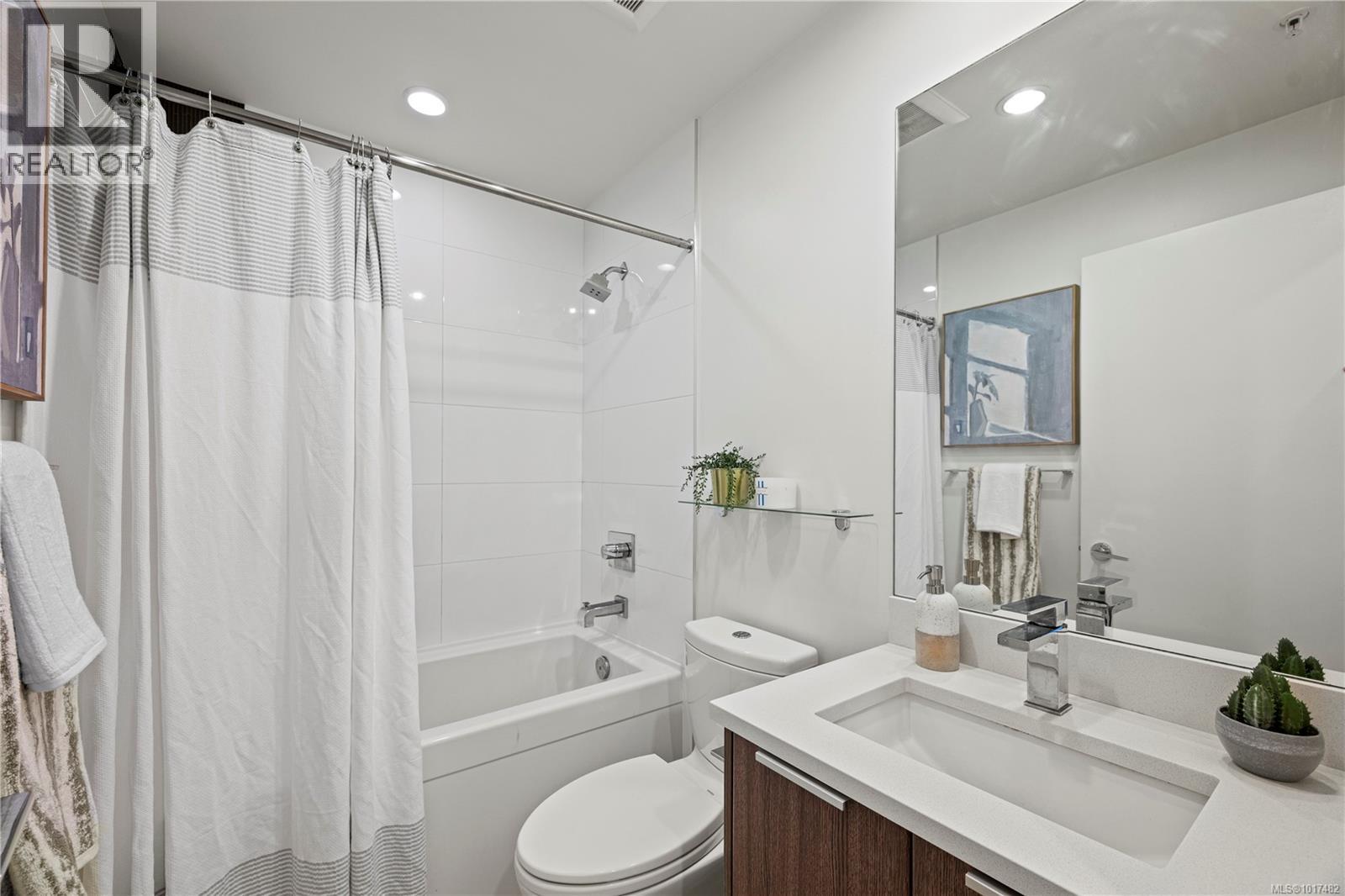 404 728 Yates Street, Victoria