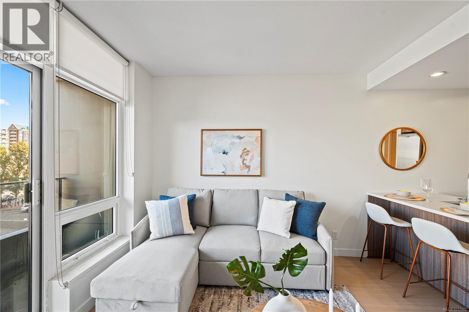 404 728 Yates Street, Victoria