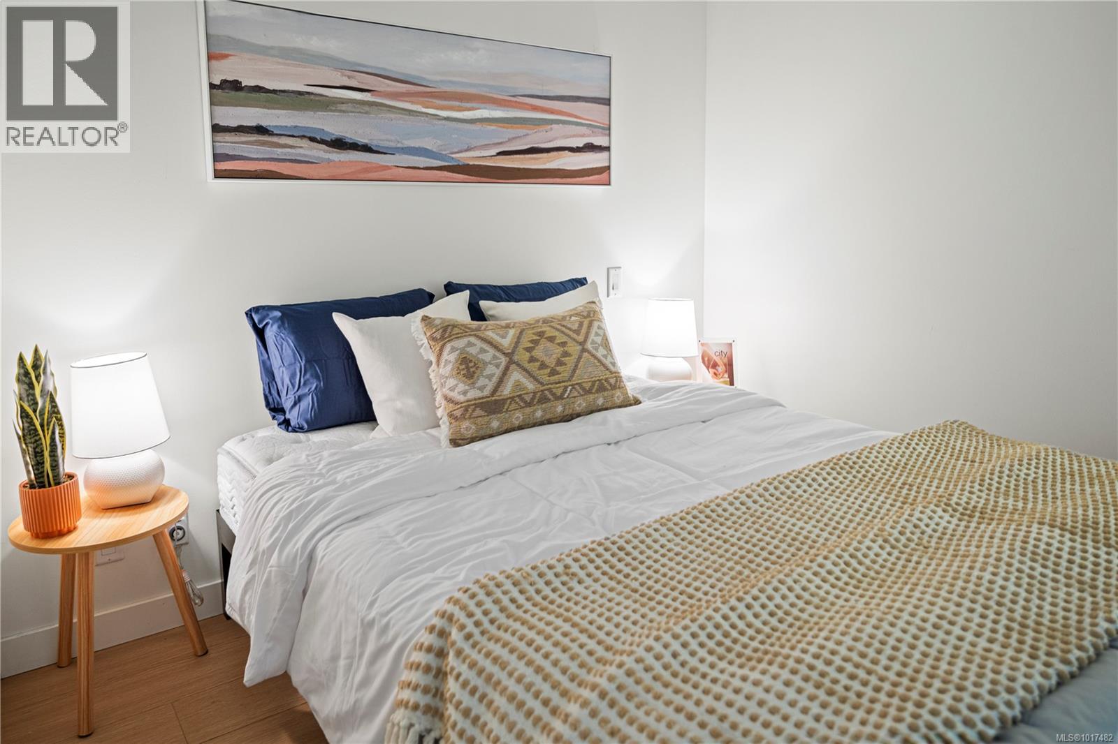 404 728 Yates Street, Victoria