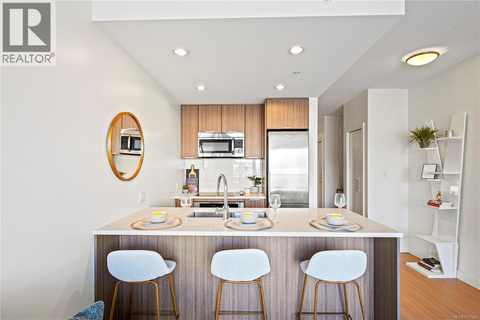 404 728 Yates Street, Victoria