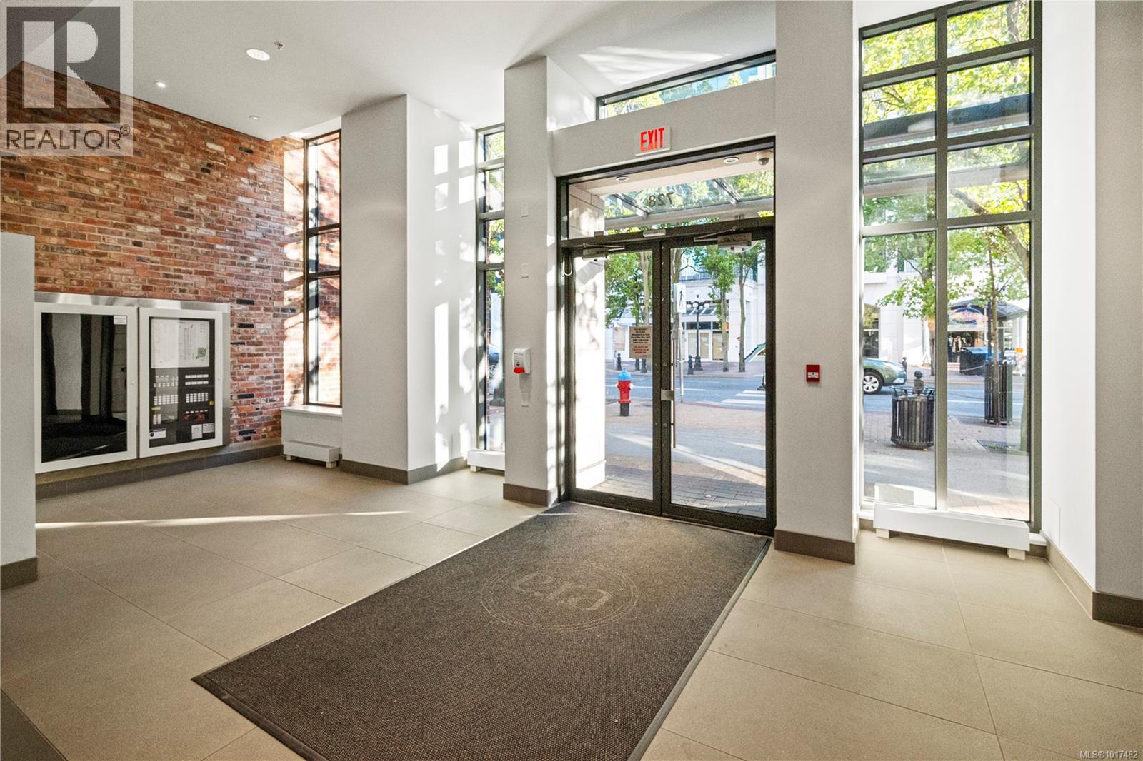 404 728 Yates Street, Victoria