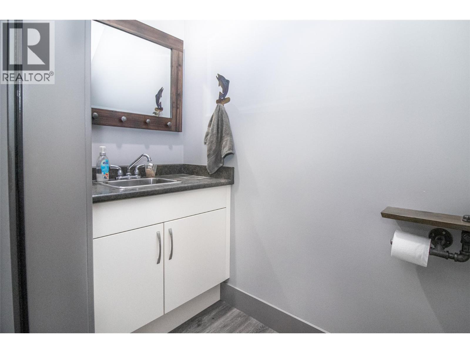  5532 Oyama Lake Road, Lake Country