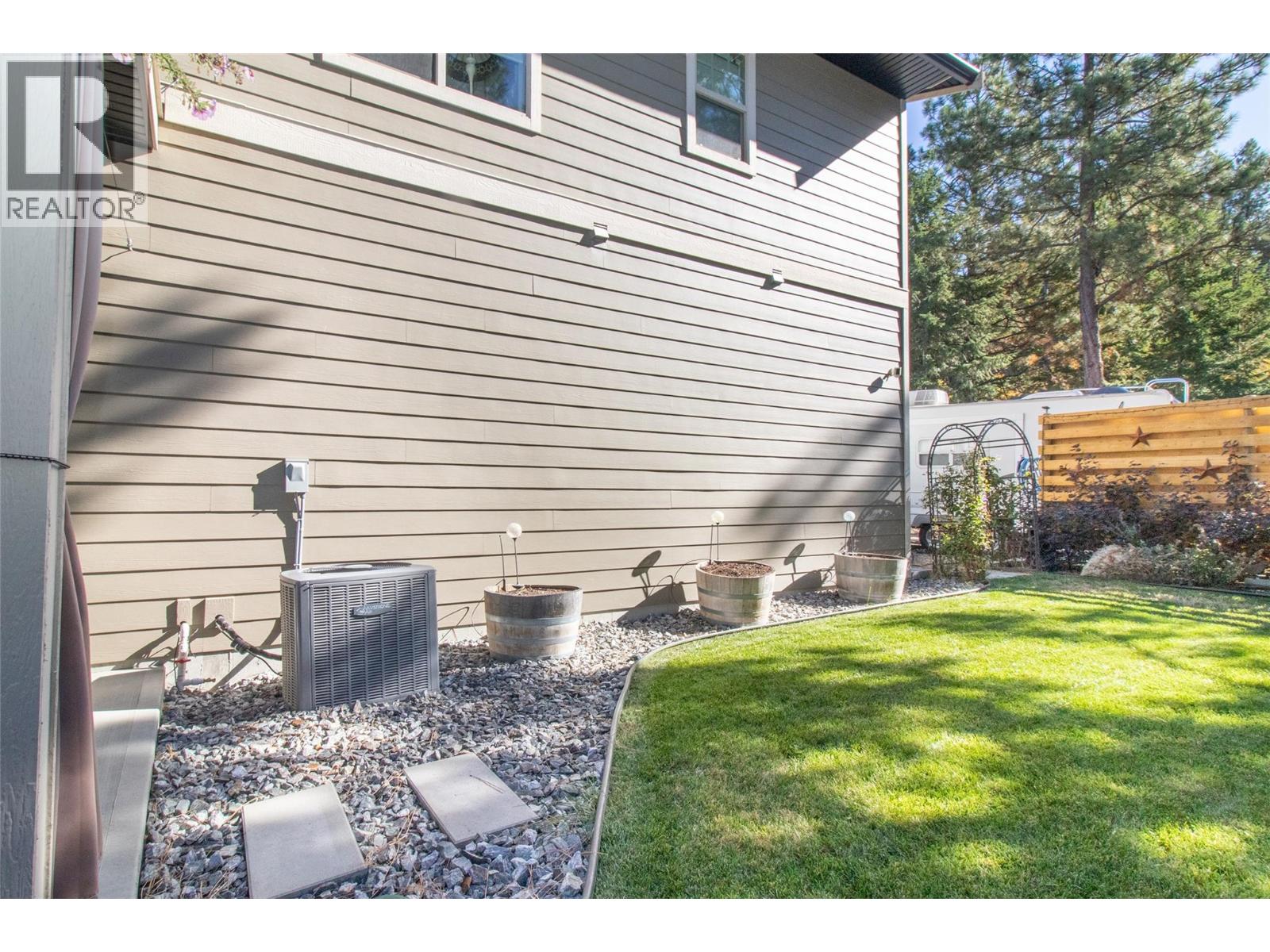  5532 Oyama Lake Road, Lake Country