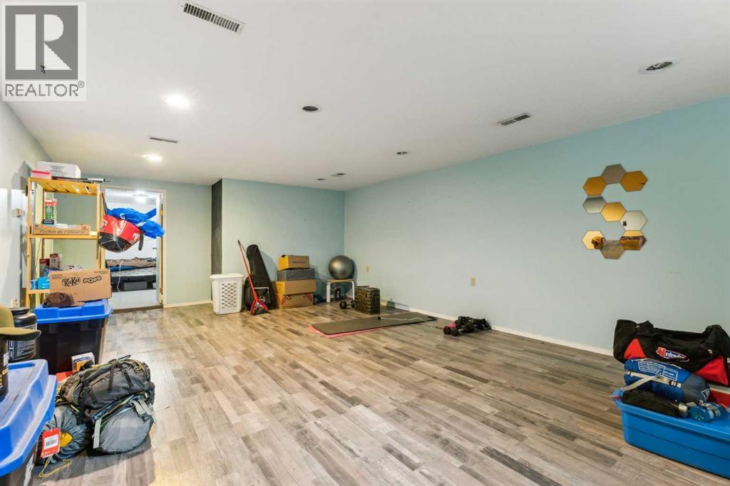 Single Family House Bungalow for Sale in   Avenue NE Winston Heights/Mountview Calgary 